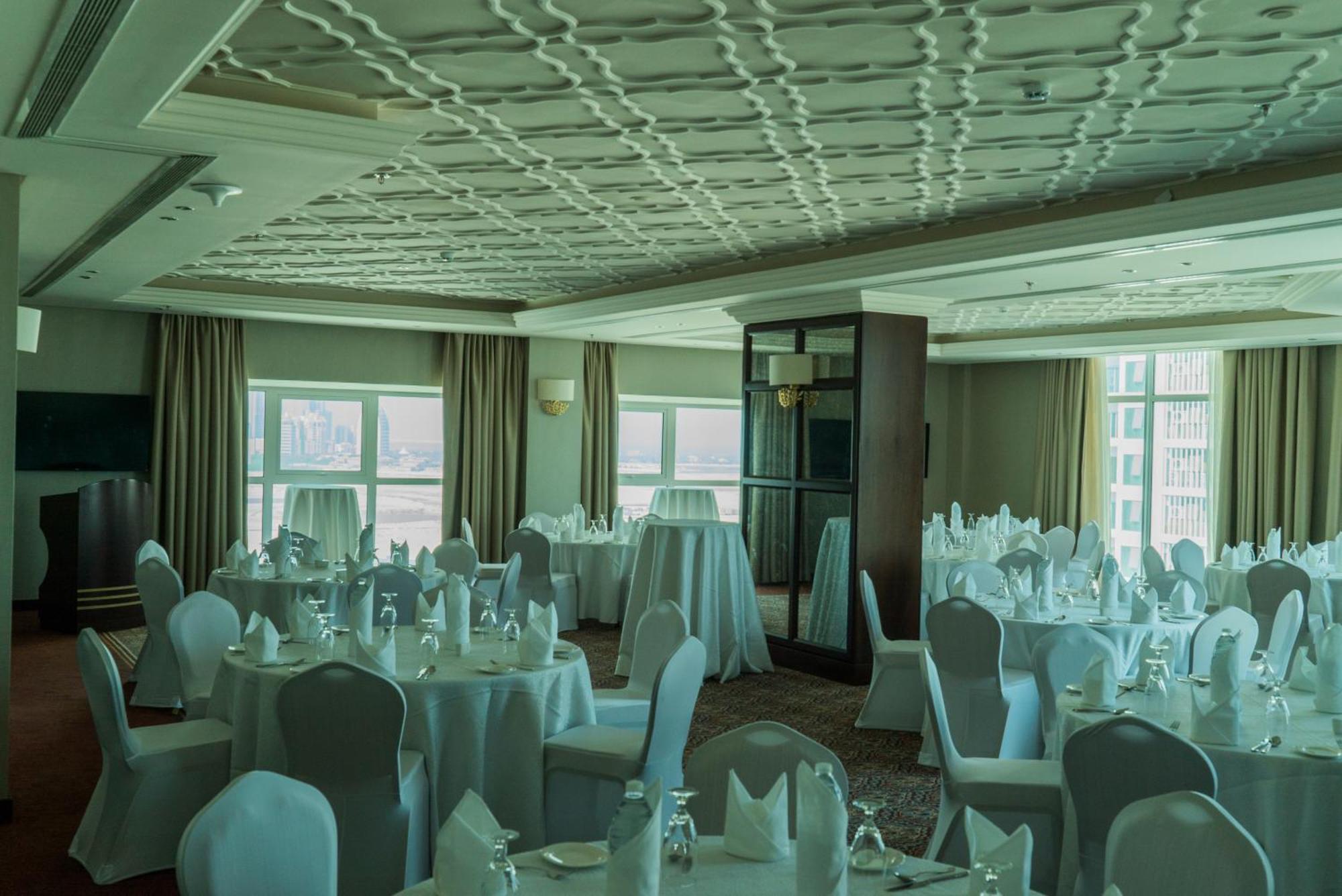 Ramada By Wyndham Manama City Centre Exterior photo
