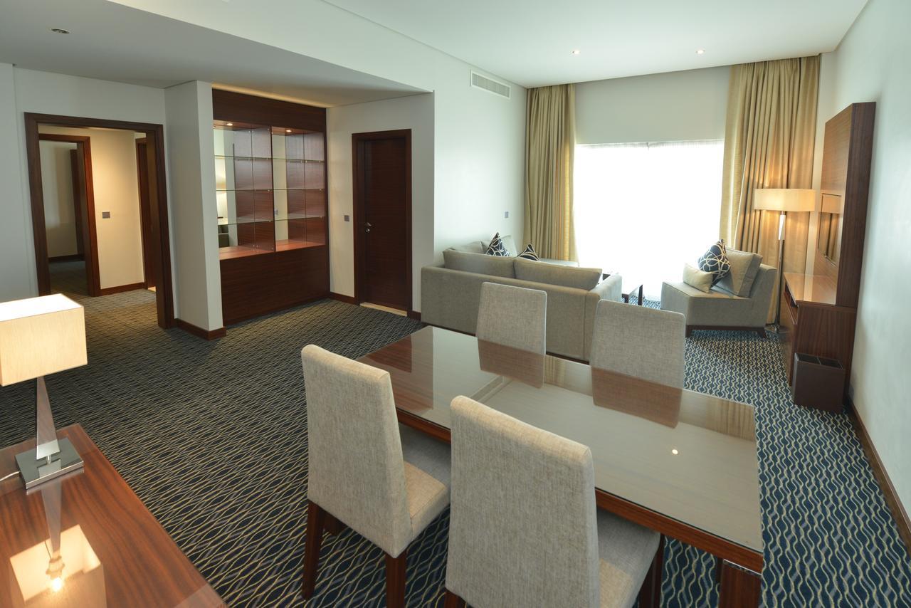 Ramada By Wyndham Manama City Centre Exterior photo