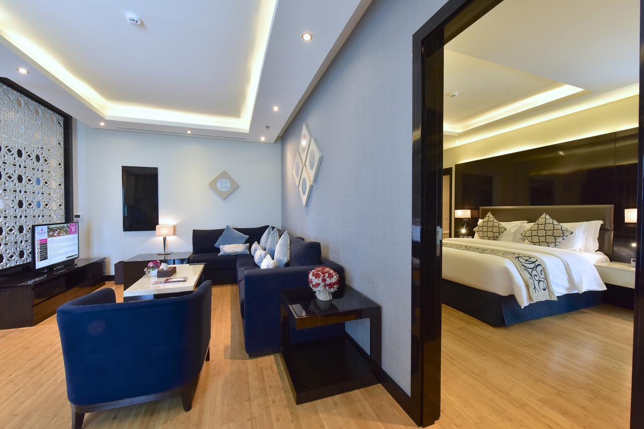 Ramada By Wyndham Manama City Centre Exterior photo